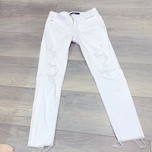 White skinny jeans